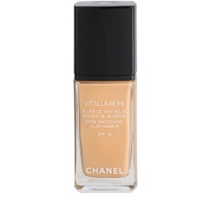 Chanel Vitalumière Liquid Foundation Shade 20 Clair (SPF 15) 30 ml